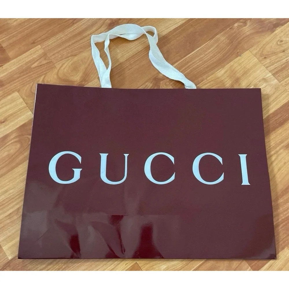 Gucci paper shopping
